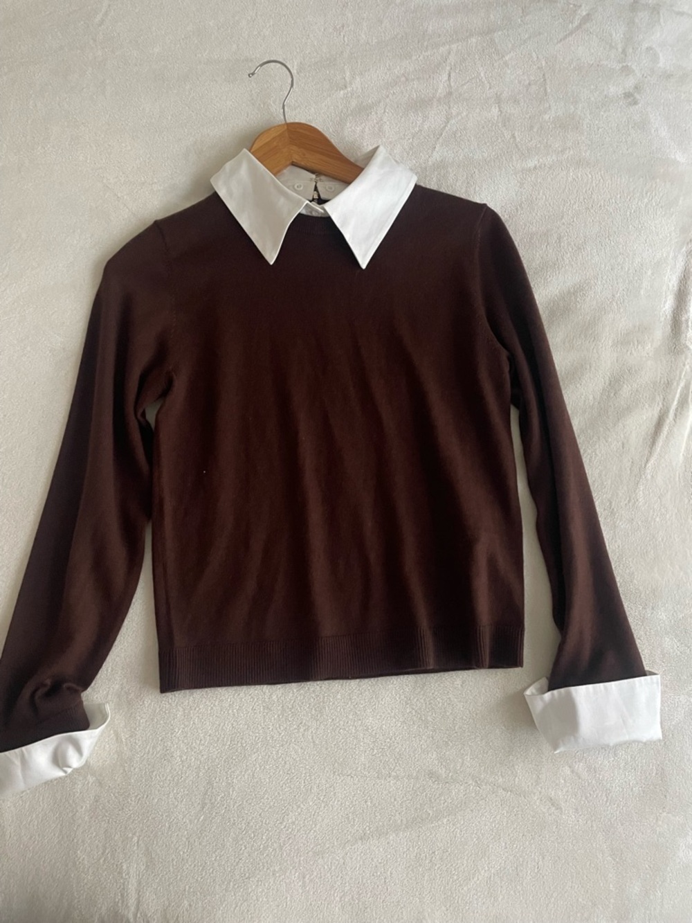 Brown wool blend sweater with removable collar and cuffs - Picture 2 of 7